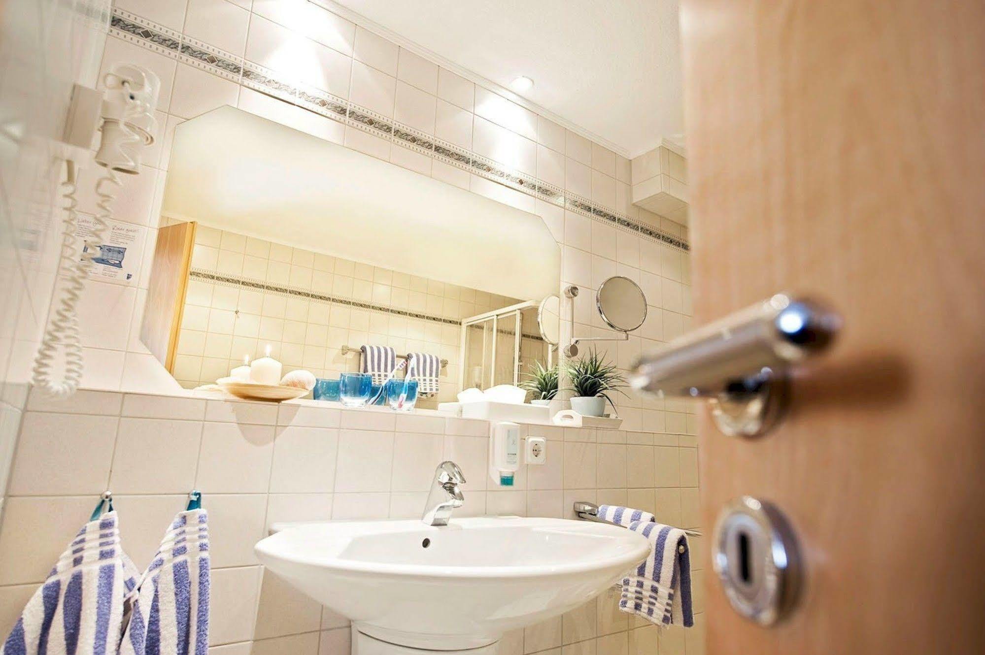 Hotel Muschelgrund クックスハーフェン エクステリア 写真